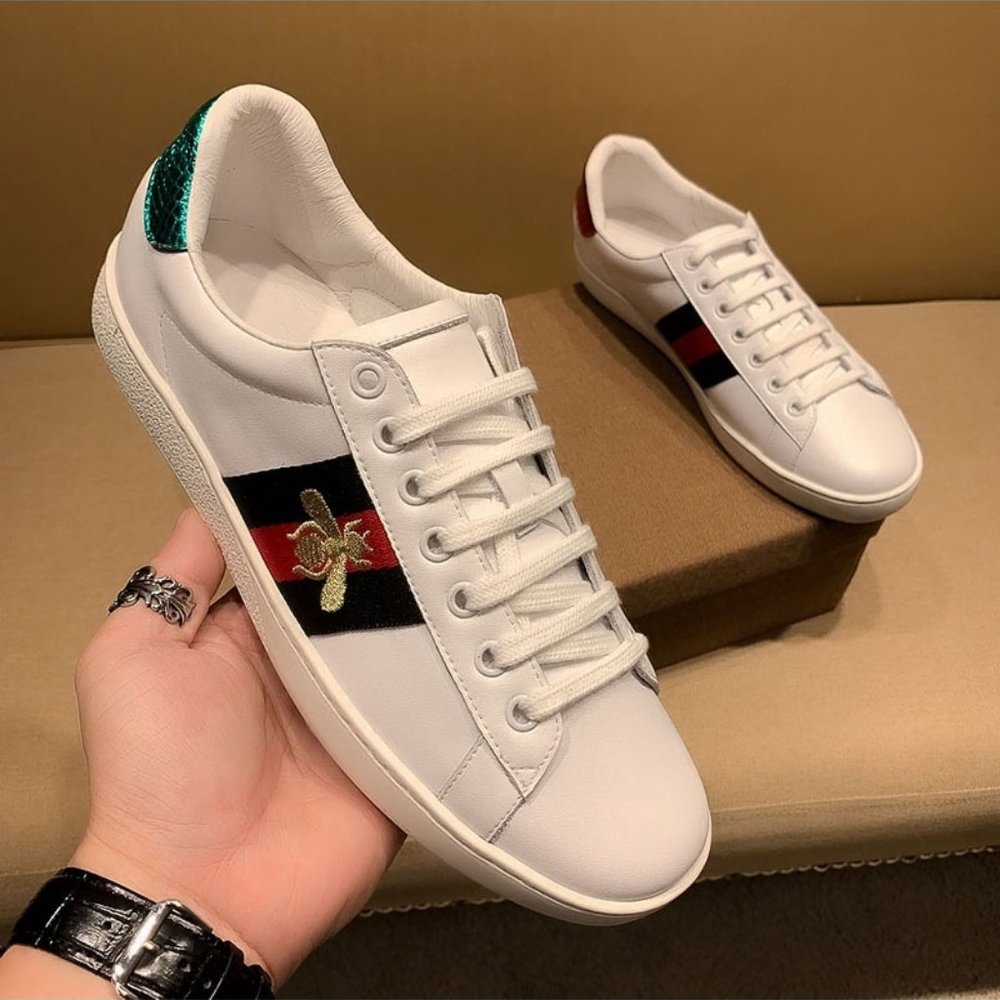 Little bee embroidery casual white shoes